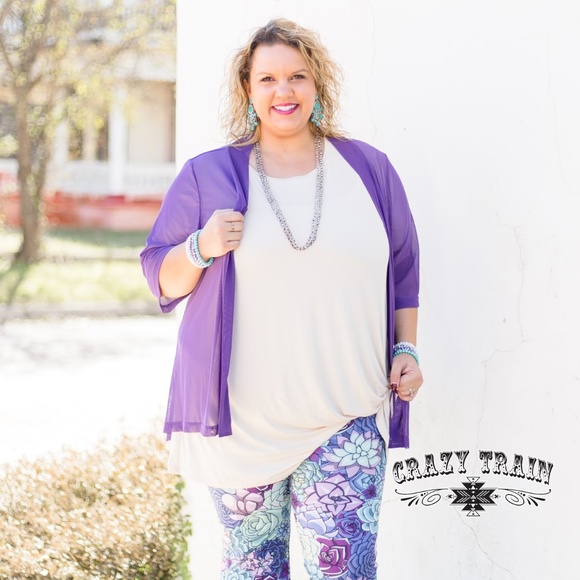 Let's Get Knotty Top - Picture 3 of 3